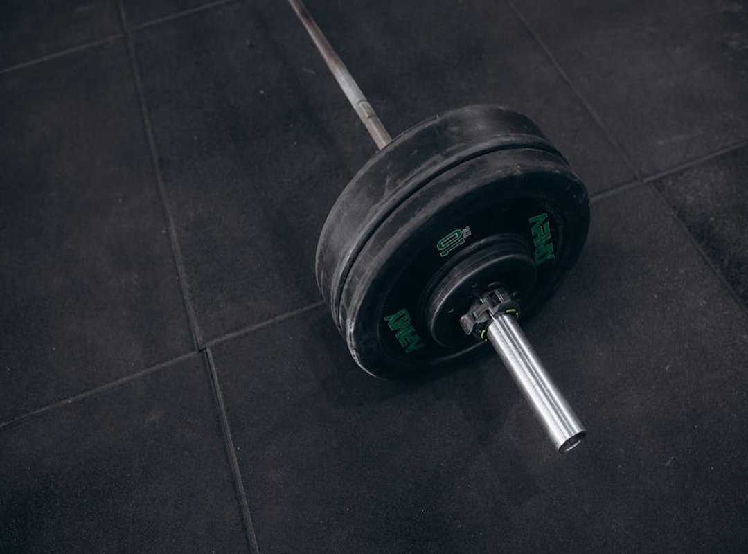 khema rushisvili weightlifting bar